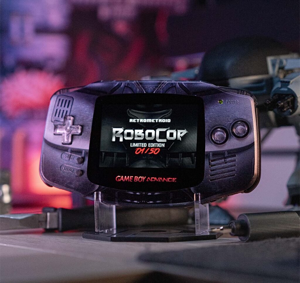 Gameboy Advance RoboCop édition limitée avec design unique et éclairage LED